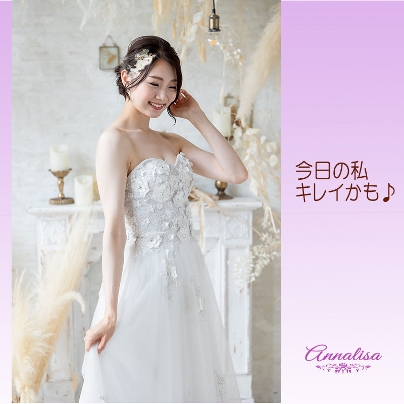 サテンとオーガンジーの花モチーフにパールとラインストーンをあしらったヘッドドレス