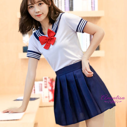 赤いリボンの王道セーラー服