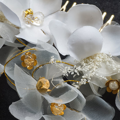 サテンとオーガンジーの花モチーフにパールとラインストーンをあしらったヘッドドレス
