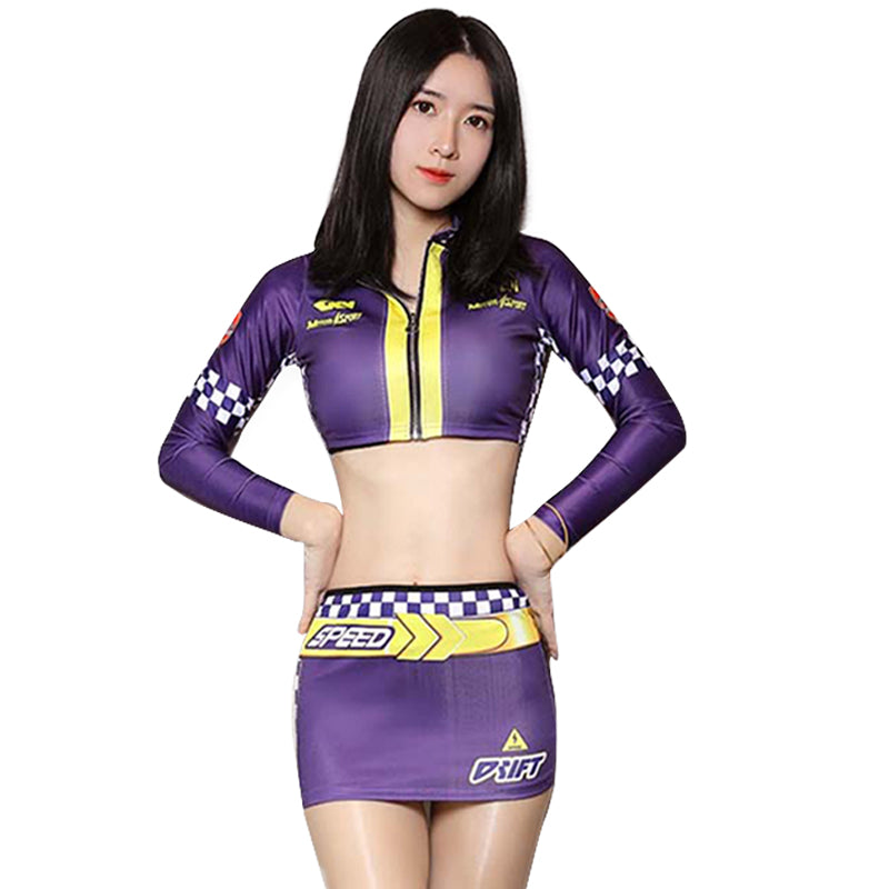 ミニマム丈がセクシーなレースクイーンコスプレ