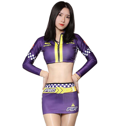 ミニマム丈がセクシーなレースクイーンコスプレ