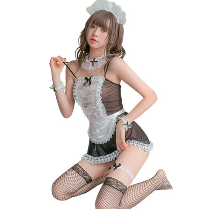 まるで何も身に着けていないような軽いメイド服