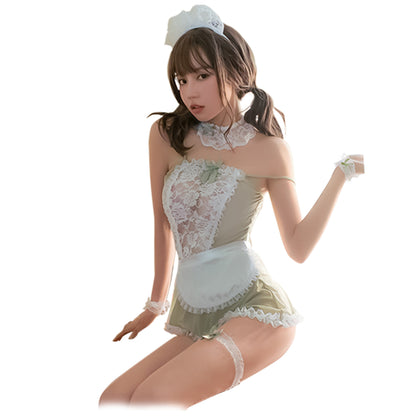 まるで何も身に着けていないような軽いメイド服